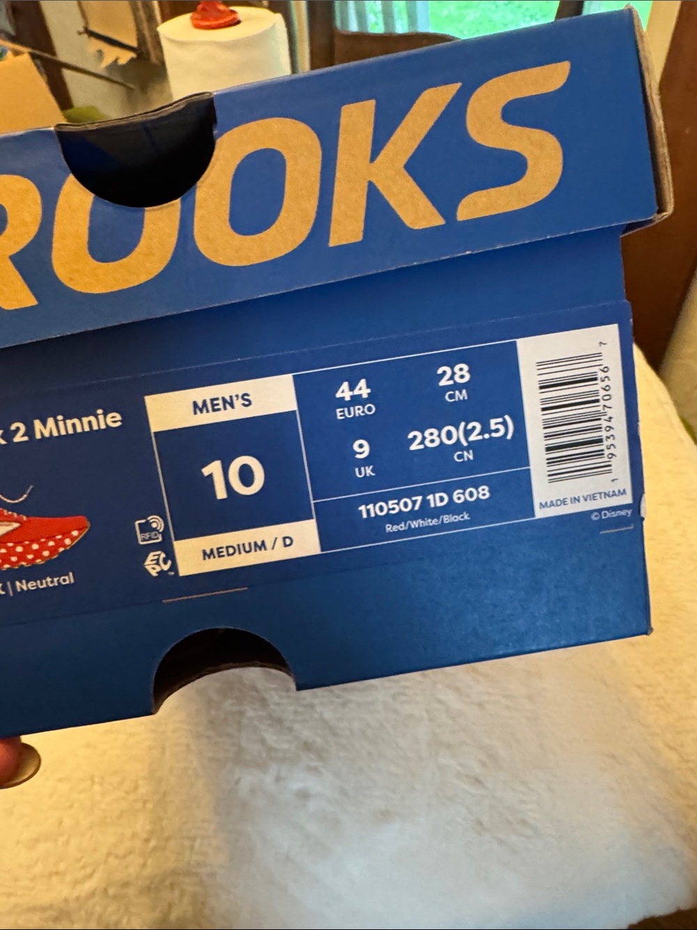 NIB Brooks Ghost Max 2 Minnie Mouse Red and White Men's Athletic Shoe men’s 10 - Picture 4 of 4